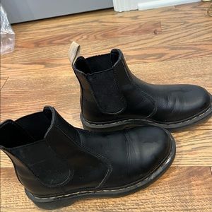 DOC MARTEN classic Chelsea boot. Size 38. Great condition. Originally $170